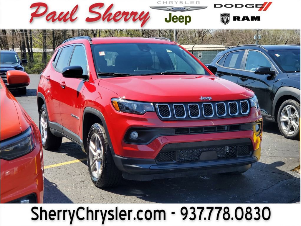 Used 2023 Jeep Compass Latitude image 1