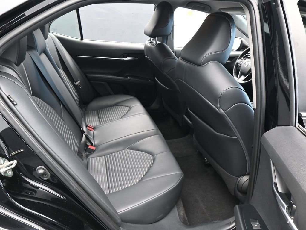 Used 2020 Toyota Camry SE image 33