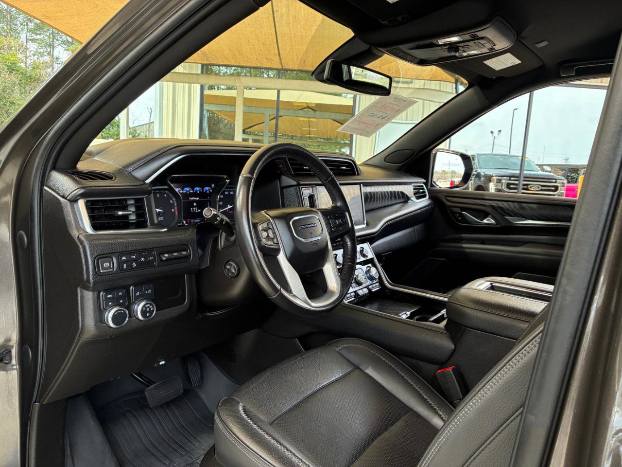Used 2021 GMC Yukon XL Denali image 13