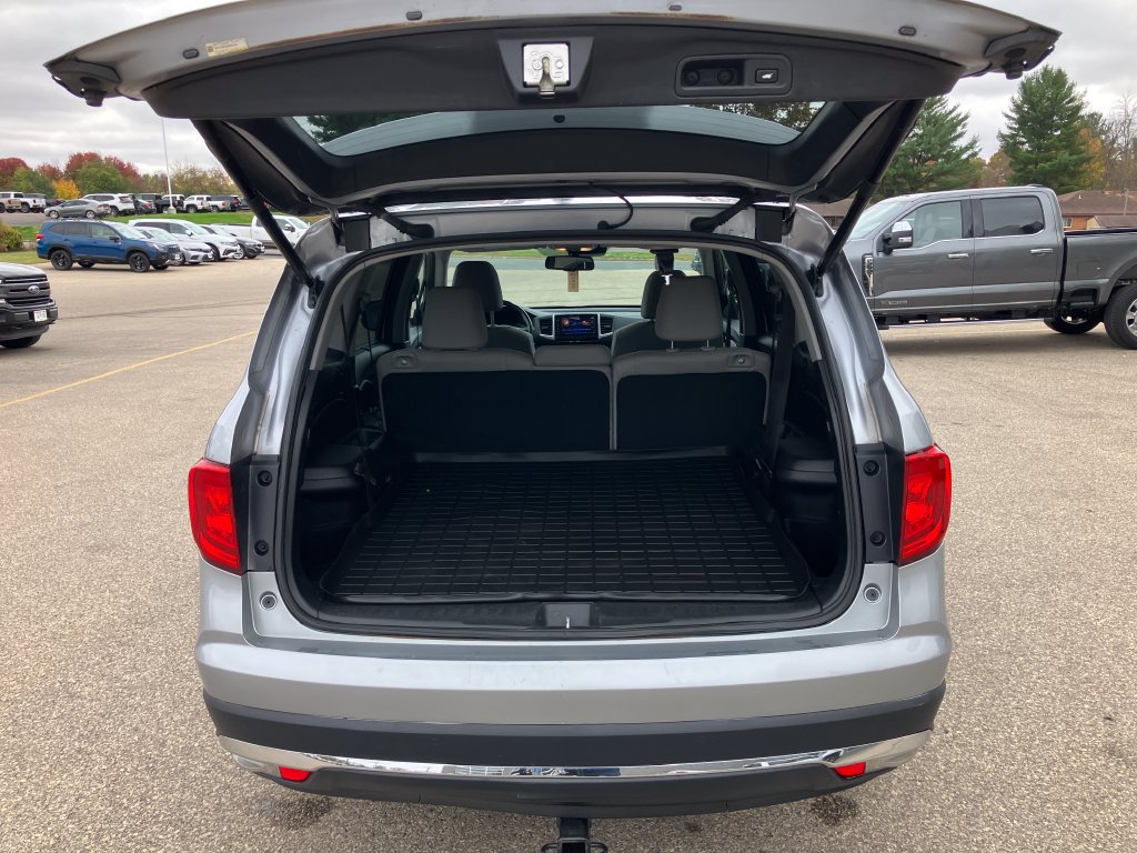 Used 2016 Honda Pilot Touring image 17