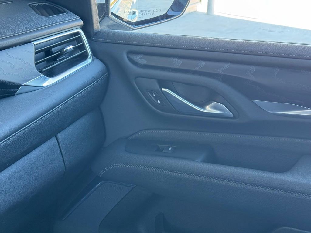 Used 2024 GMC Yukon XL Denali image 36
