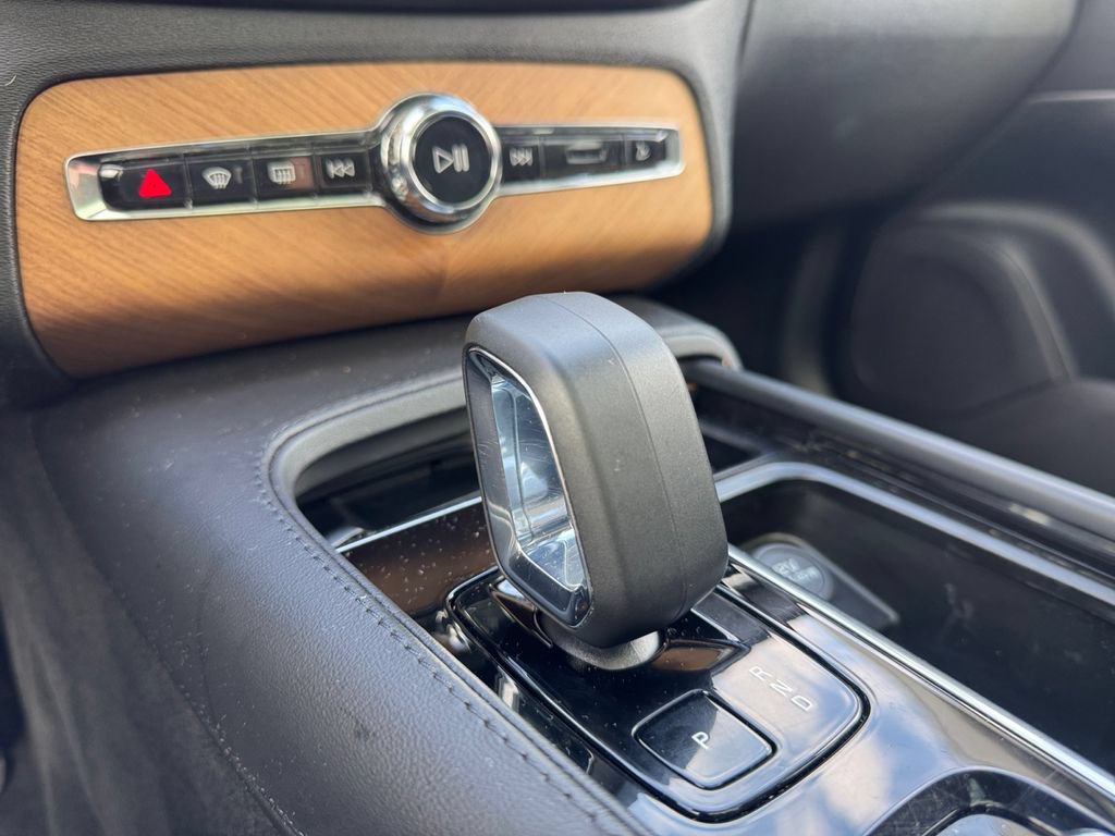 Certified 2023 Volvo XC90 B6 Plus w/ Protection Package AWD/4WD image 19