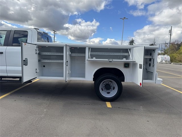 New 2025 Ford F550 4x4 SuperCab Super Duty w/ XL Chrome Package image 14