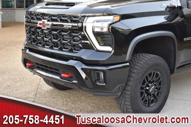 Used 2025 Chevrolet Silverado 2500 ZR2 w/ Technology Package image 43