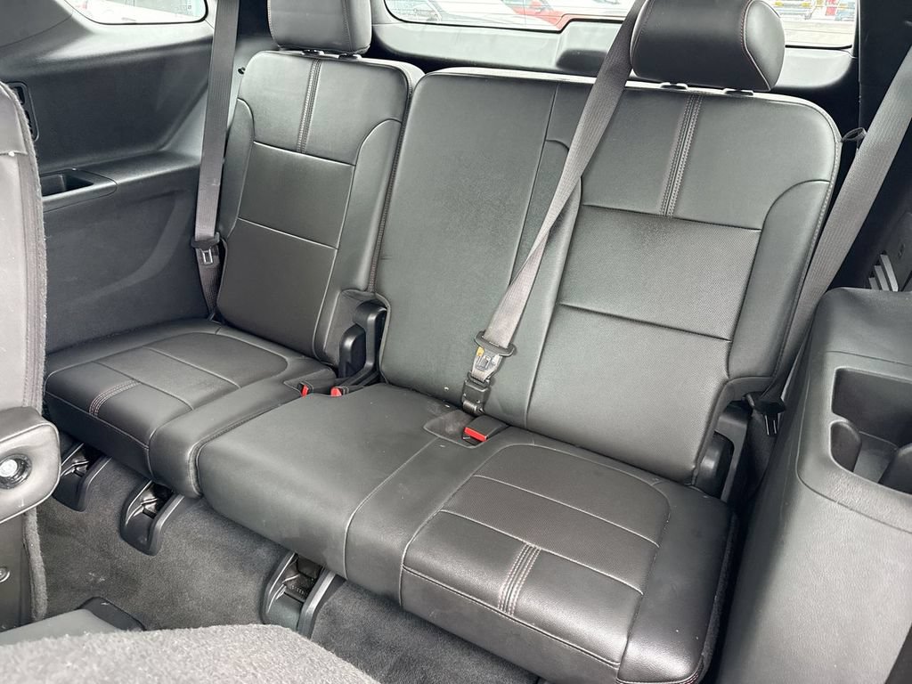 Used 2023 Chevrolet Traverse RS AWD/4WD image 24
