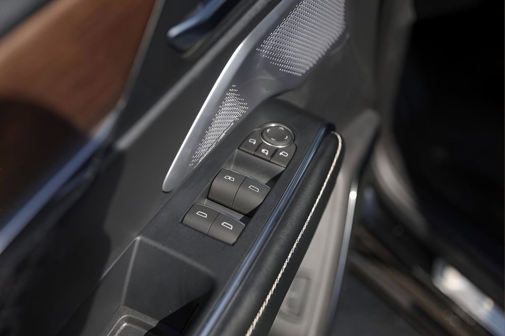 Used 2024 GMC Acadia Denali w/ Super Cruise Package image 21