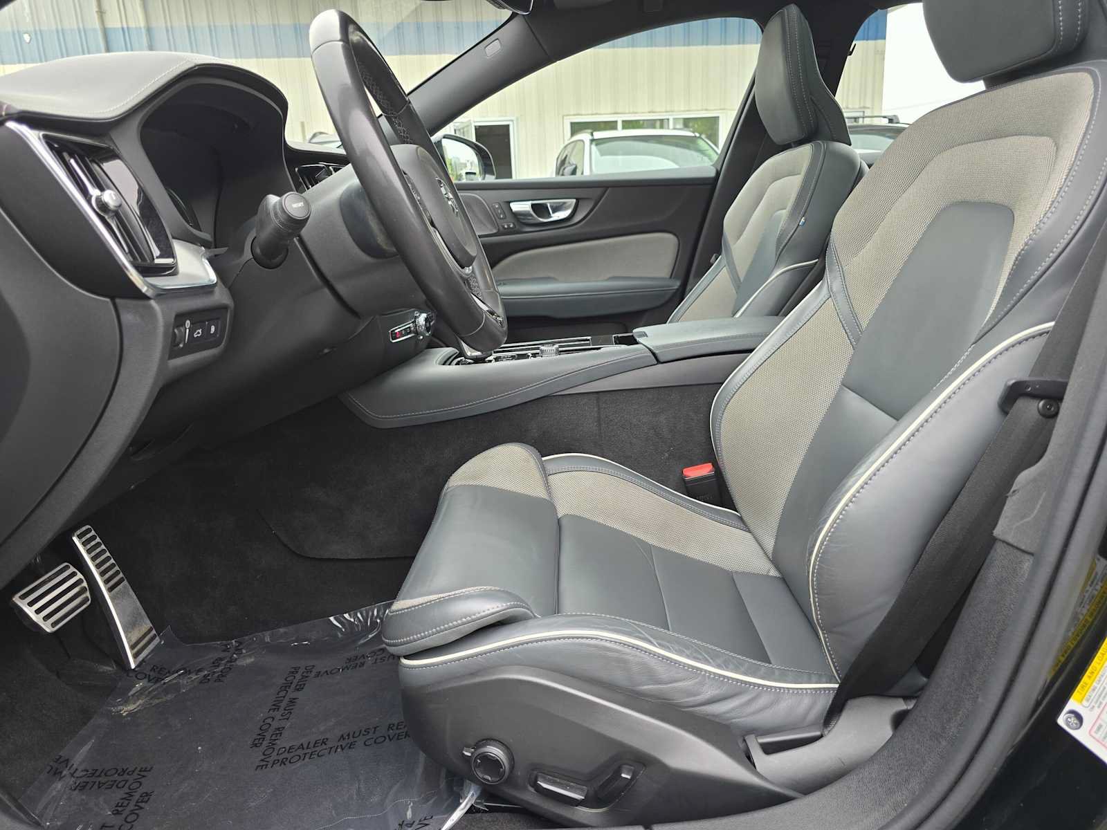 Used 2022 Volvo S60 T8 R-Design w/ Climate Package AWD/4WD image 19