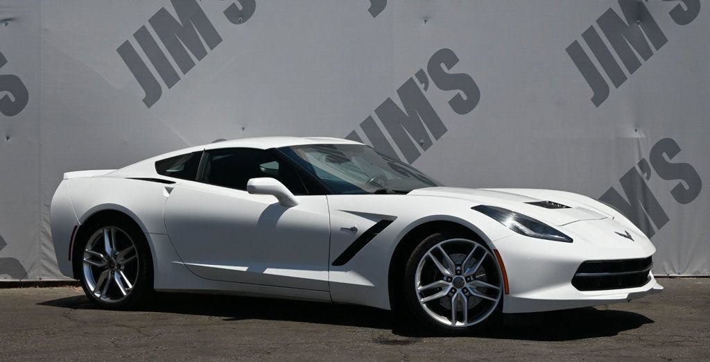 Used 2016 Chevrolet Corvette Stingray Coupe RWD image 3