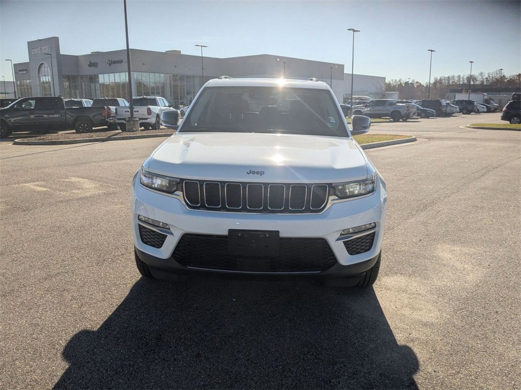 Used 2024 Jeep Grand Cherokee Limited w/ MOPAR Finishing Package image 8