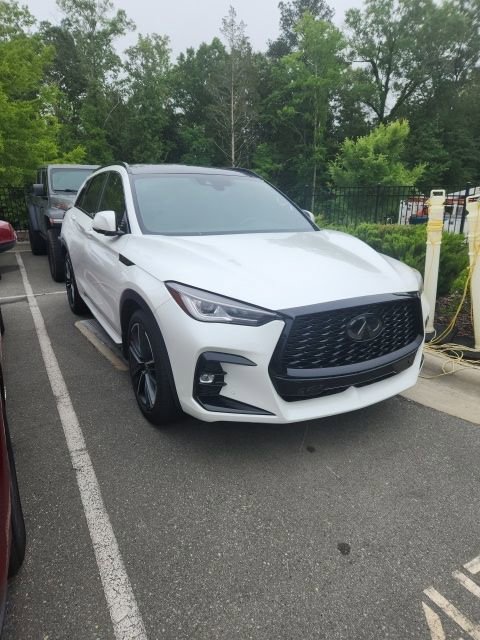 Used 2025 INFINITI QX50 Sport AWD/4WD image 2