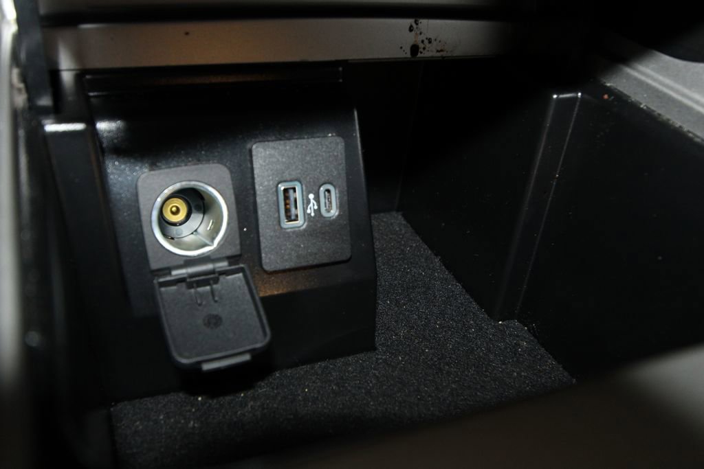 Used 2023 Ford Explorer Limited w/ Limited Technology Package image 21