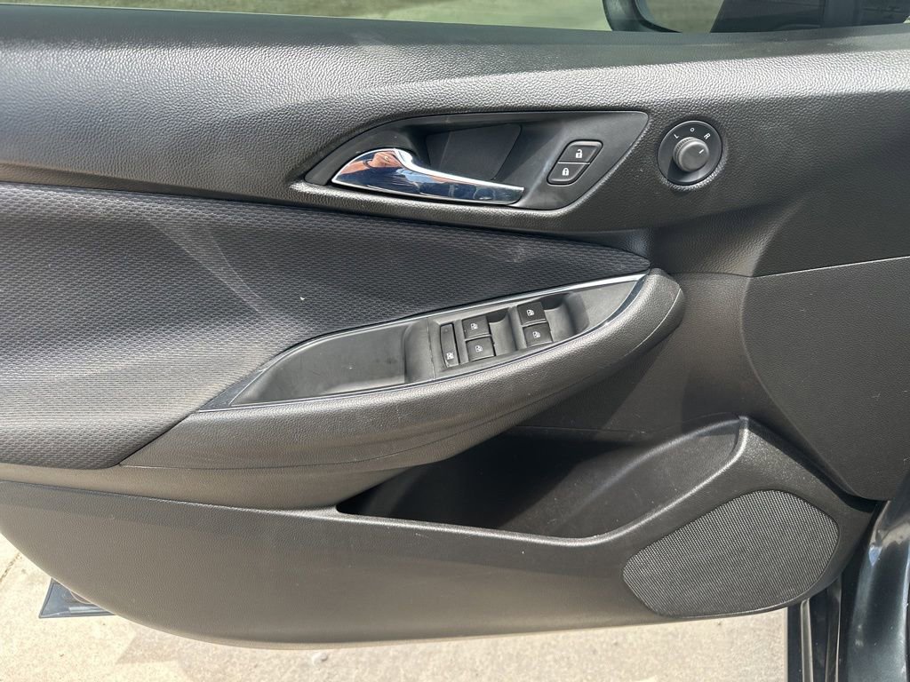 Used 2019 Chevrolet Cruze LT FWD image 15