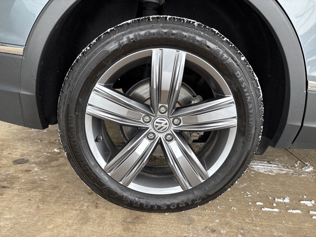 Used 2020 Volkswagen Tiguan SEL image 36