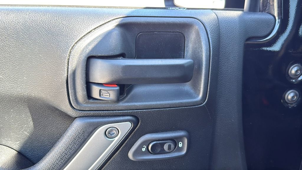 Used 2018 Jeep Wrangler Unlimited Sahara image 20