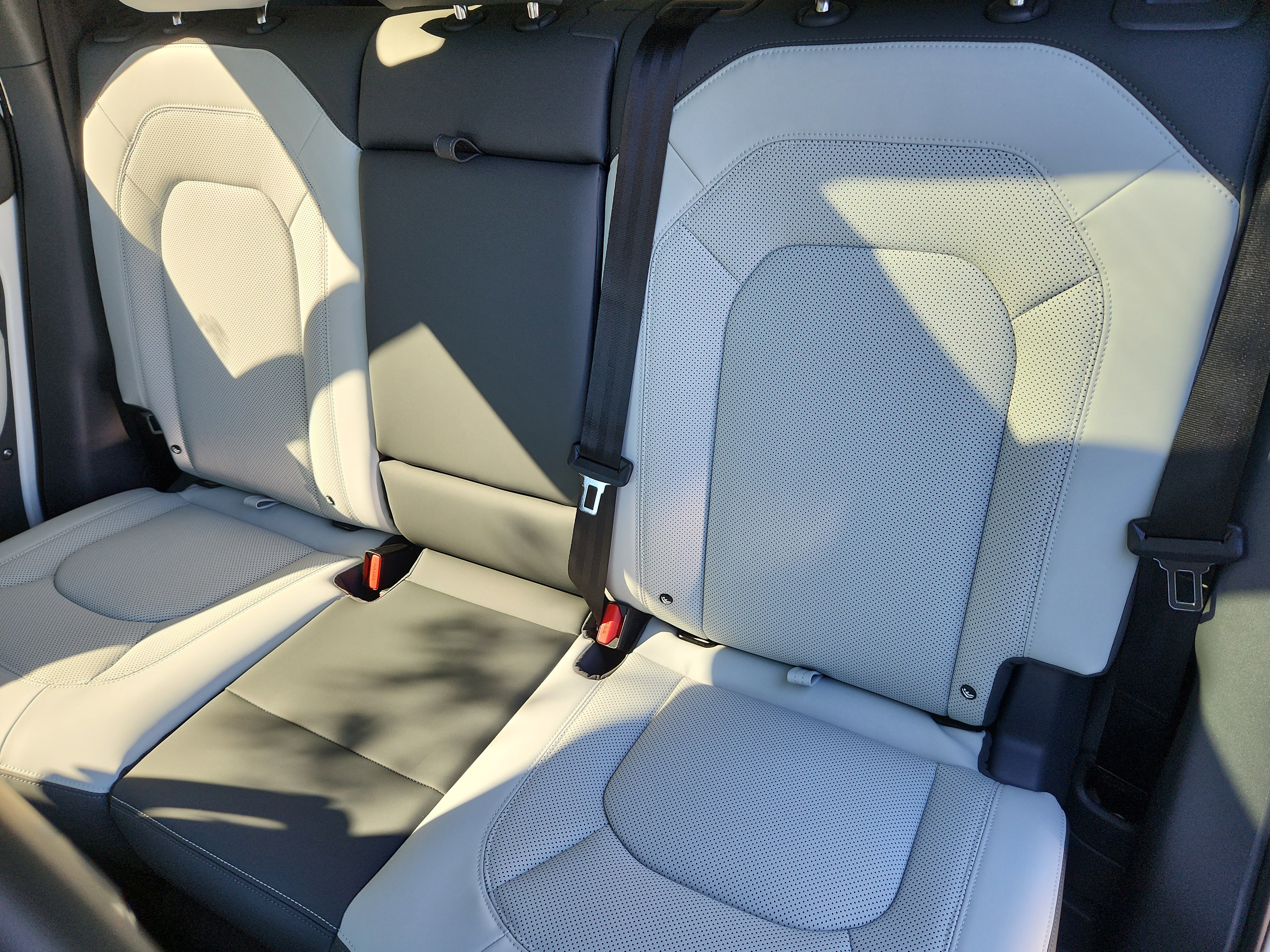 Used 2026 Land Rover Defender 110 S image 23