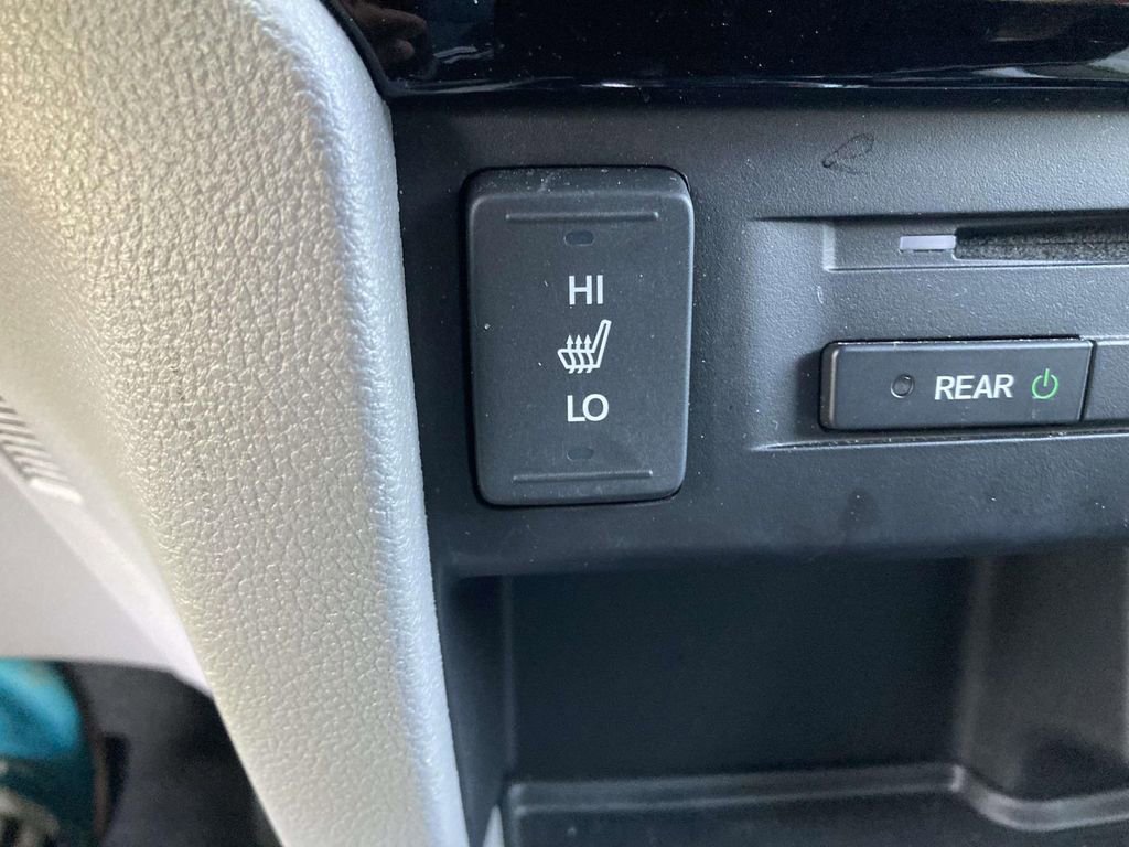Used 2018 Honda Pilot Touring image 18