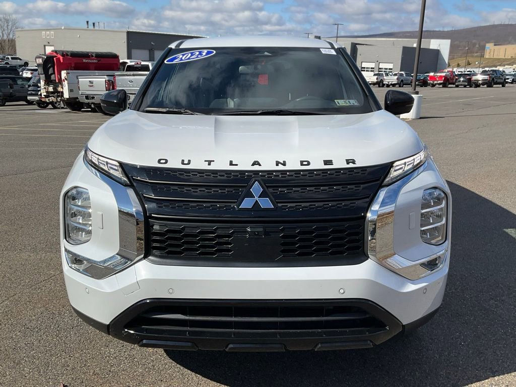 Used 2023 Mitsubishi Outlander SE Black Edition image 30