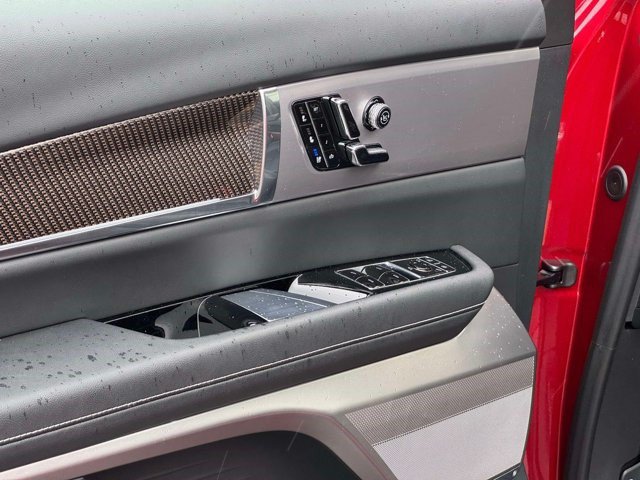 Certified 2026 Cadillac Vistiq Luxury w/ LPO, Floor Liner Package AWD/4WD image 19