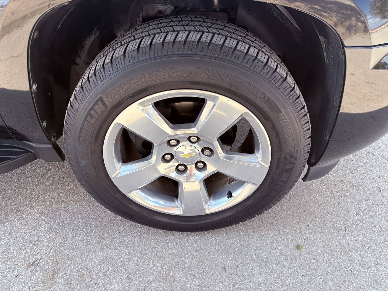 Used 2011 Chevrolet Suburban LS RWD image 24
