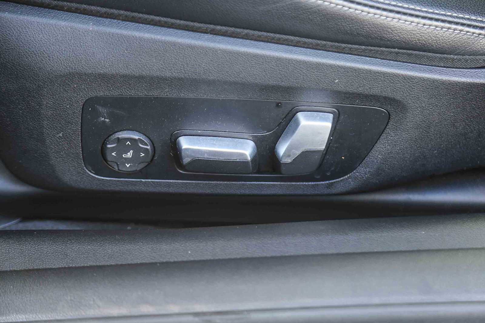 Certified 2023 BMW 430i Convertible w/ Premium Package image 18