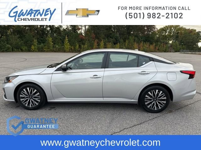 Used 2024 Nissan Altima 2.5 SV image 8