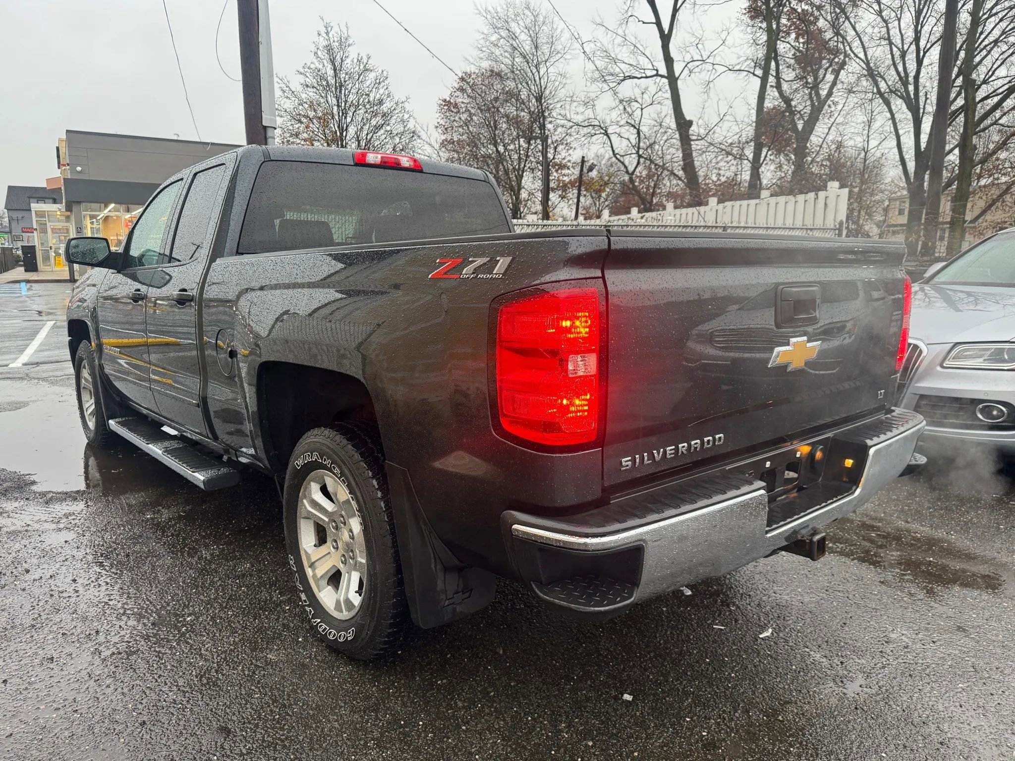 Used 2018 Chevrolet Silverado 1500 LT w/ All Star Edition image 6