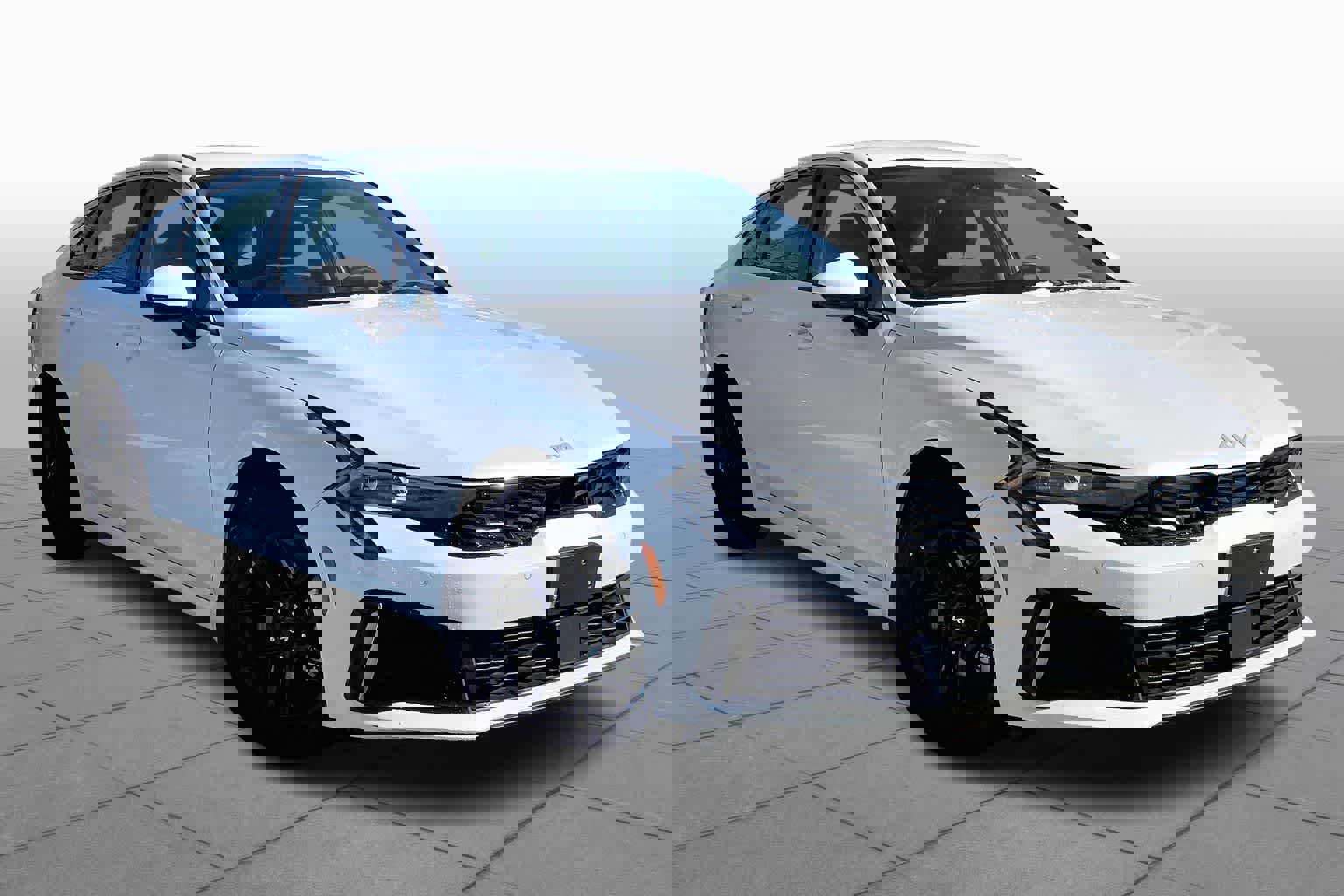 Used 2025 Kia K5 LXS image 3