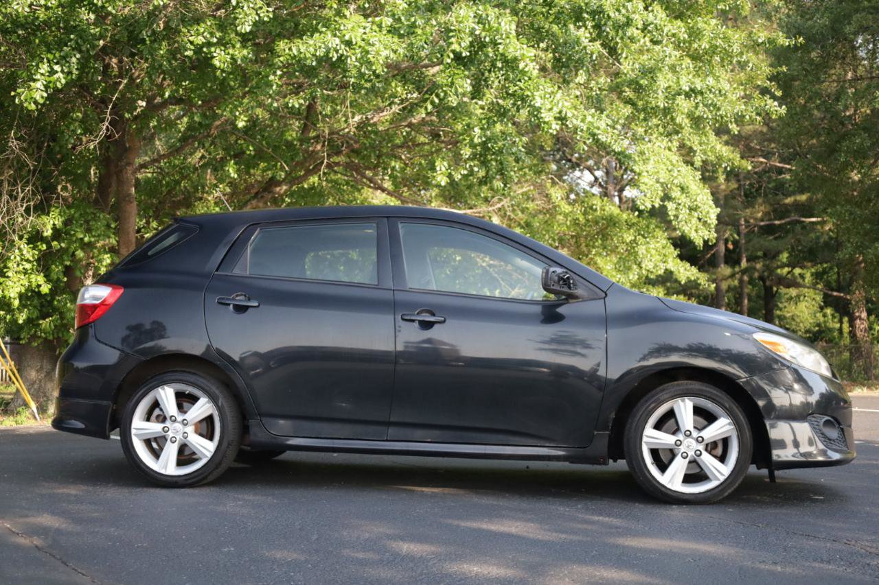 Used 2009 Toyota Matrix S FWD image 2