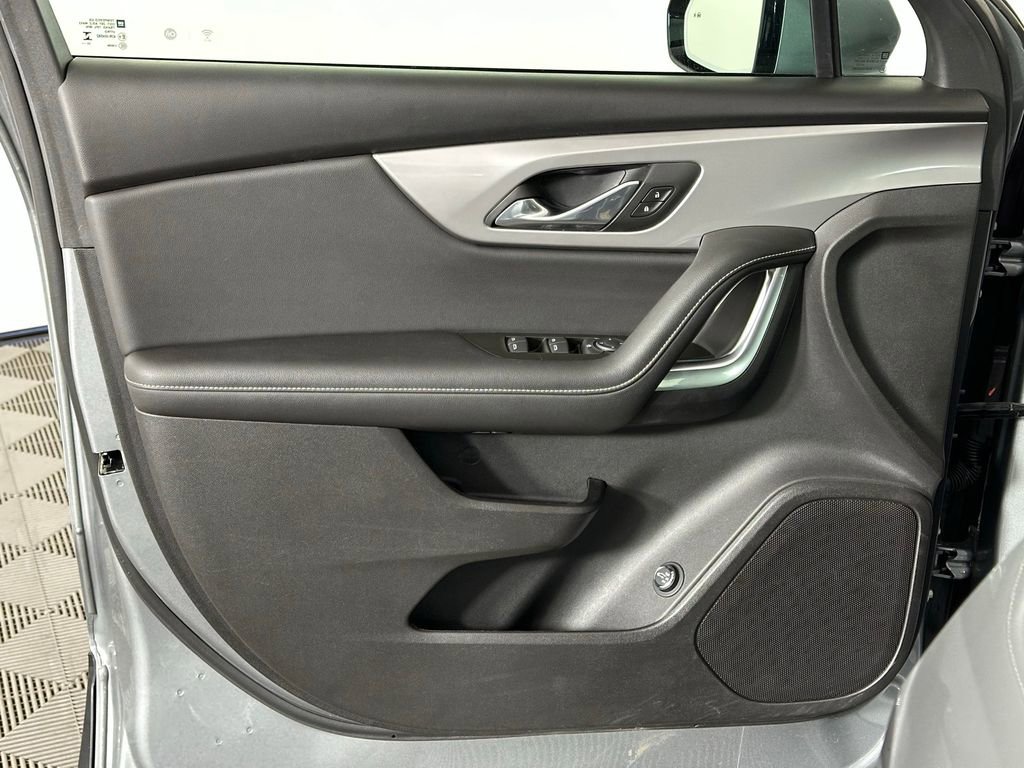 Used 2024 Chevrolet Blazer LT image 28