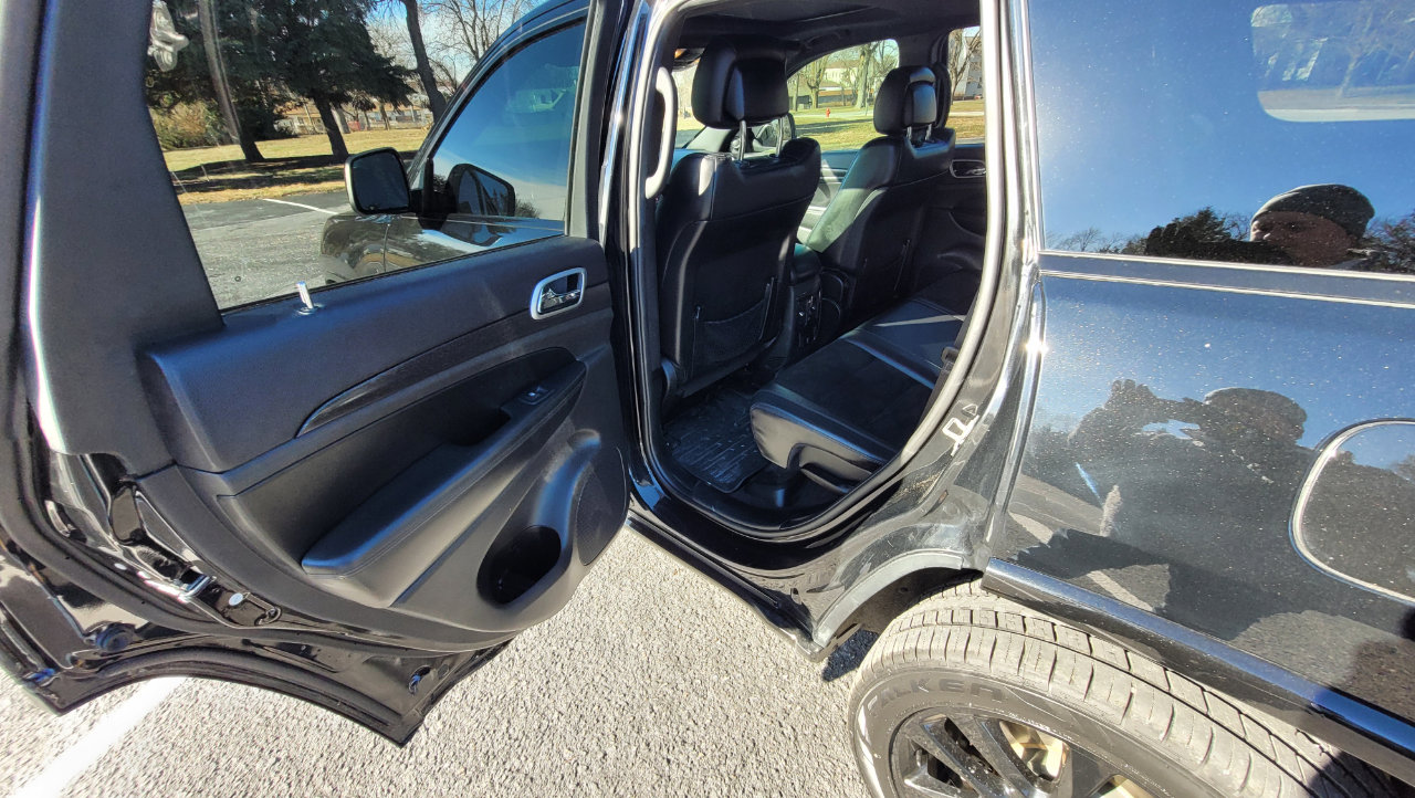 Used 2018 Jeep Grand Cherokee Altitude image 19