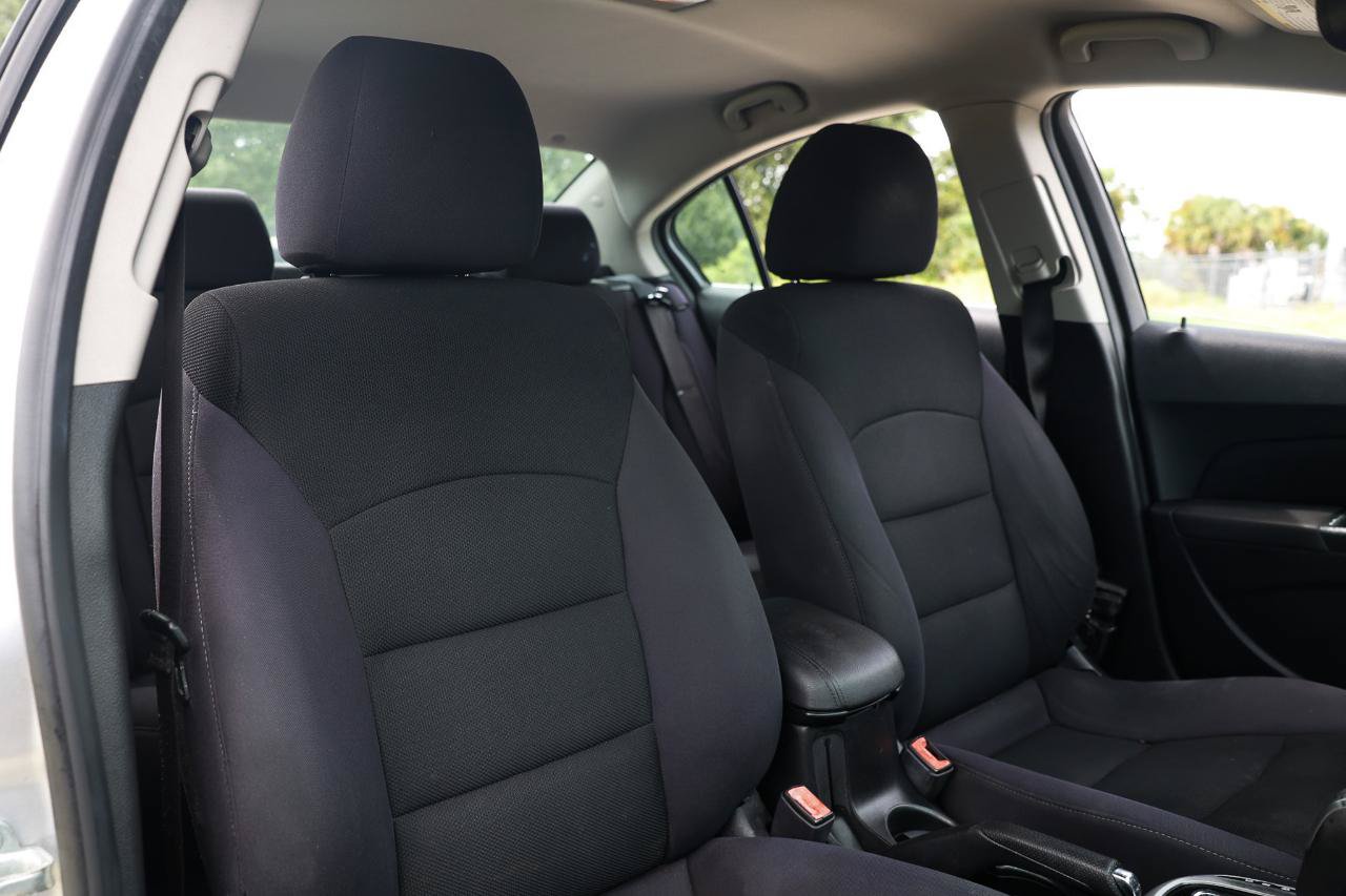 Used 2013 Chevrolet Cruze LT FWD image 16