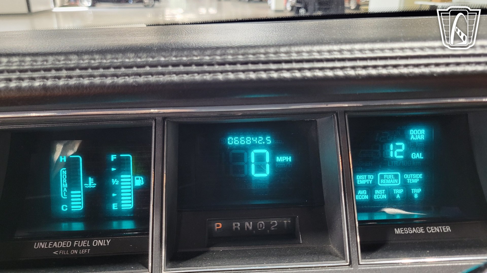 Used 1993 Lincoln Town Car Signature RWD image 4