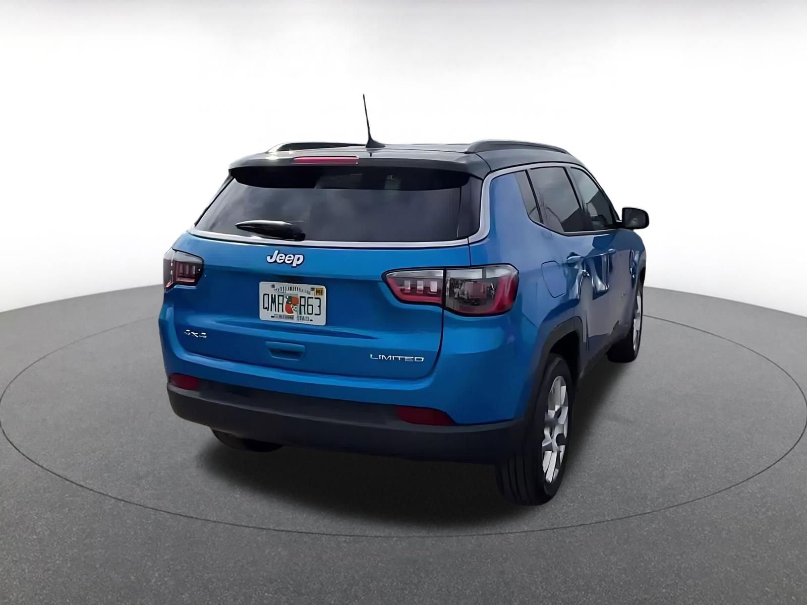 Used 2025 Jeep Compass Limited AWD/4WD image 15