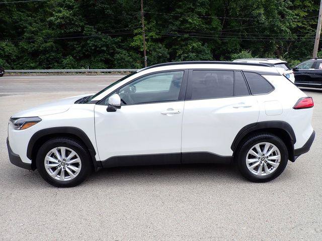 Certified 2024 Toyota Corolla Cross LE w/ Moonroof Package AWD/4WD image 9