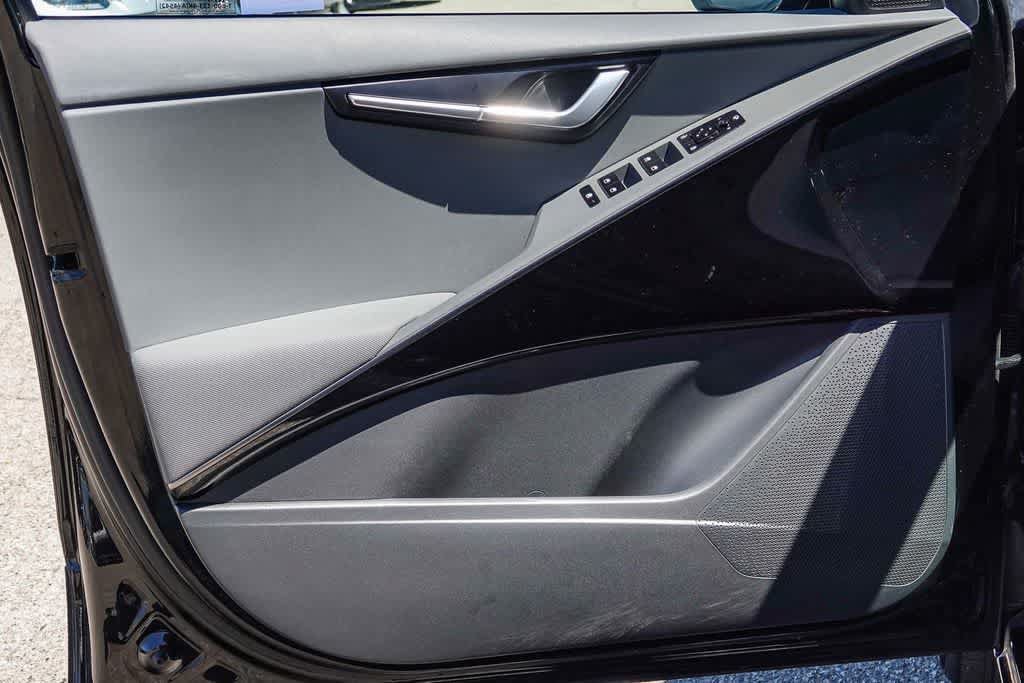 Certified 2023 Kia Niro EX Touring FWD image 19