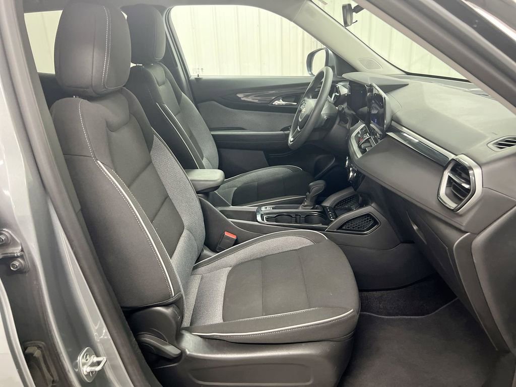 Used 2025 Chevrolet TrailBlazer LT AWD/4WD image 20
