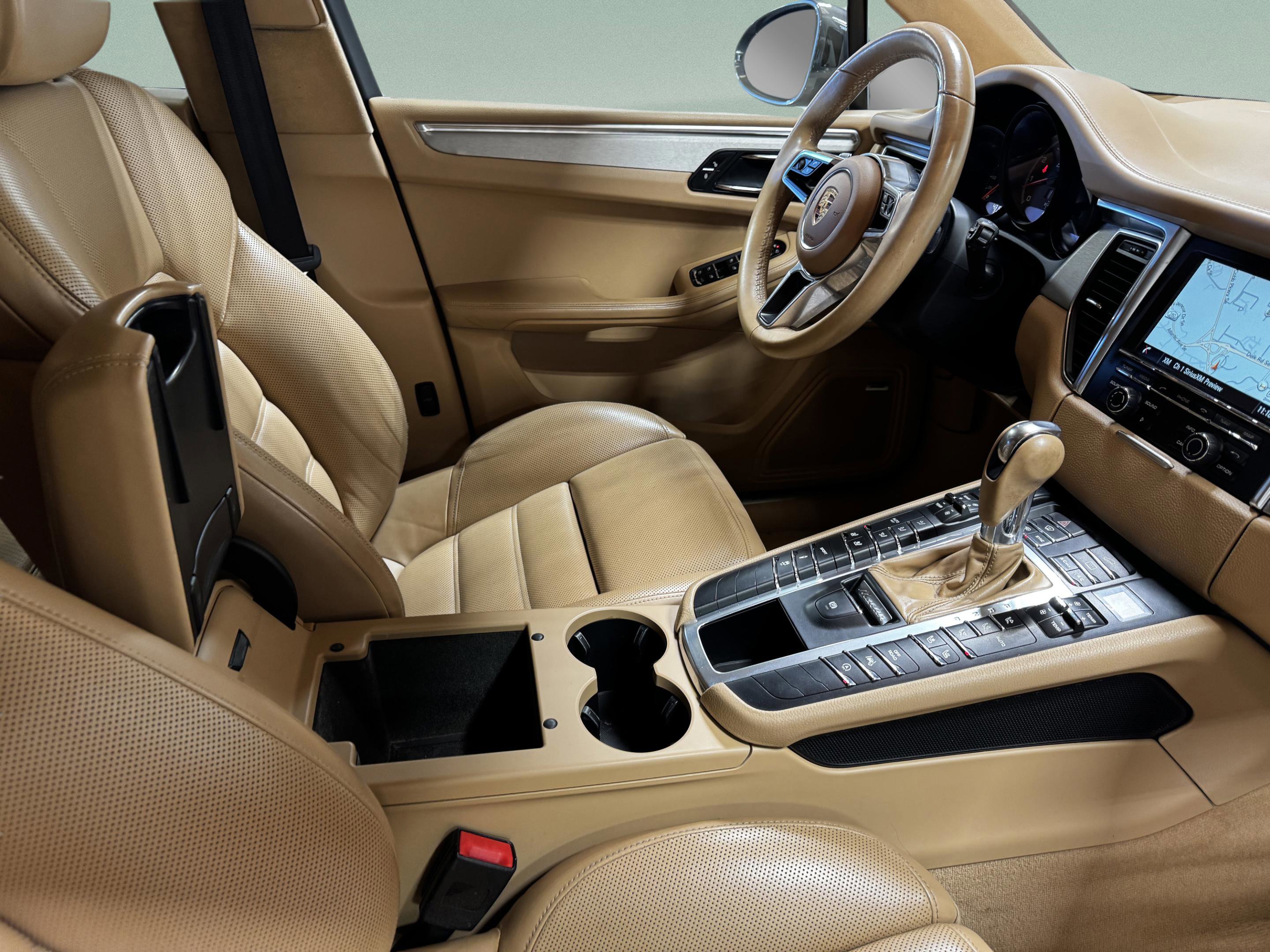 Used 2016 Porsche Macan Turbo image 37