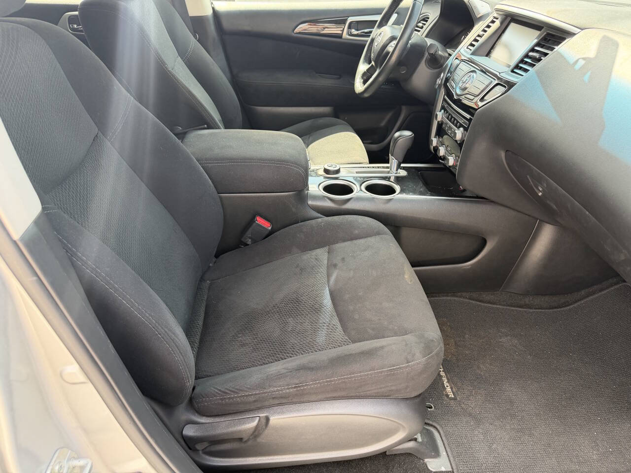 Used 2016 Nissan Pathfinder SV AWD/4WD image 21