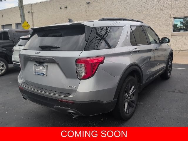 Used 2024 Ford Explorer XLT w/ Equipment Group 202A AWD/4WD image 8