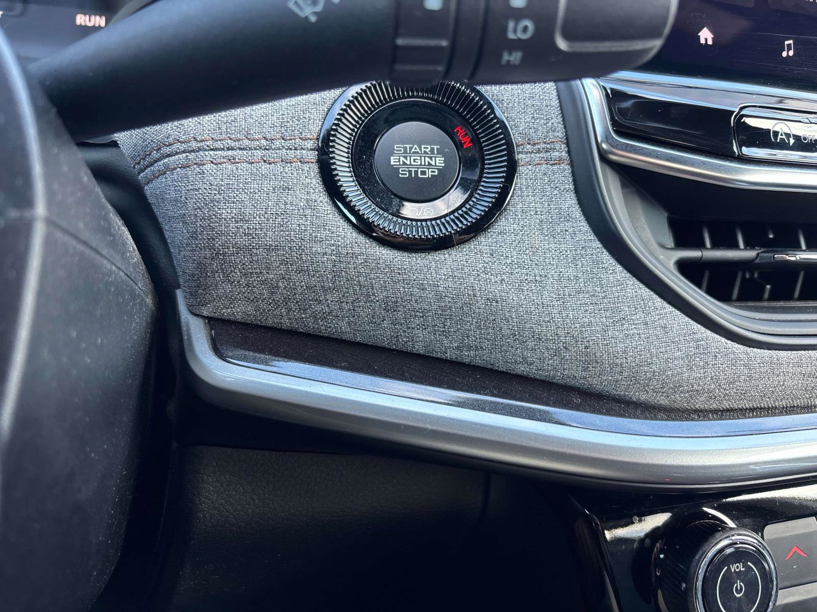 Certified 2023 Jeep Compass Latitude image 26