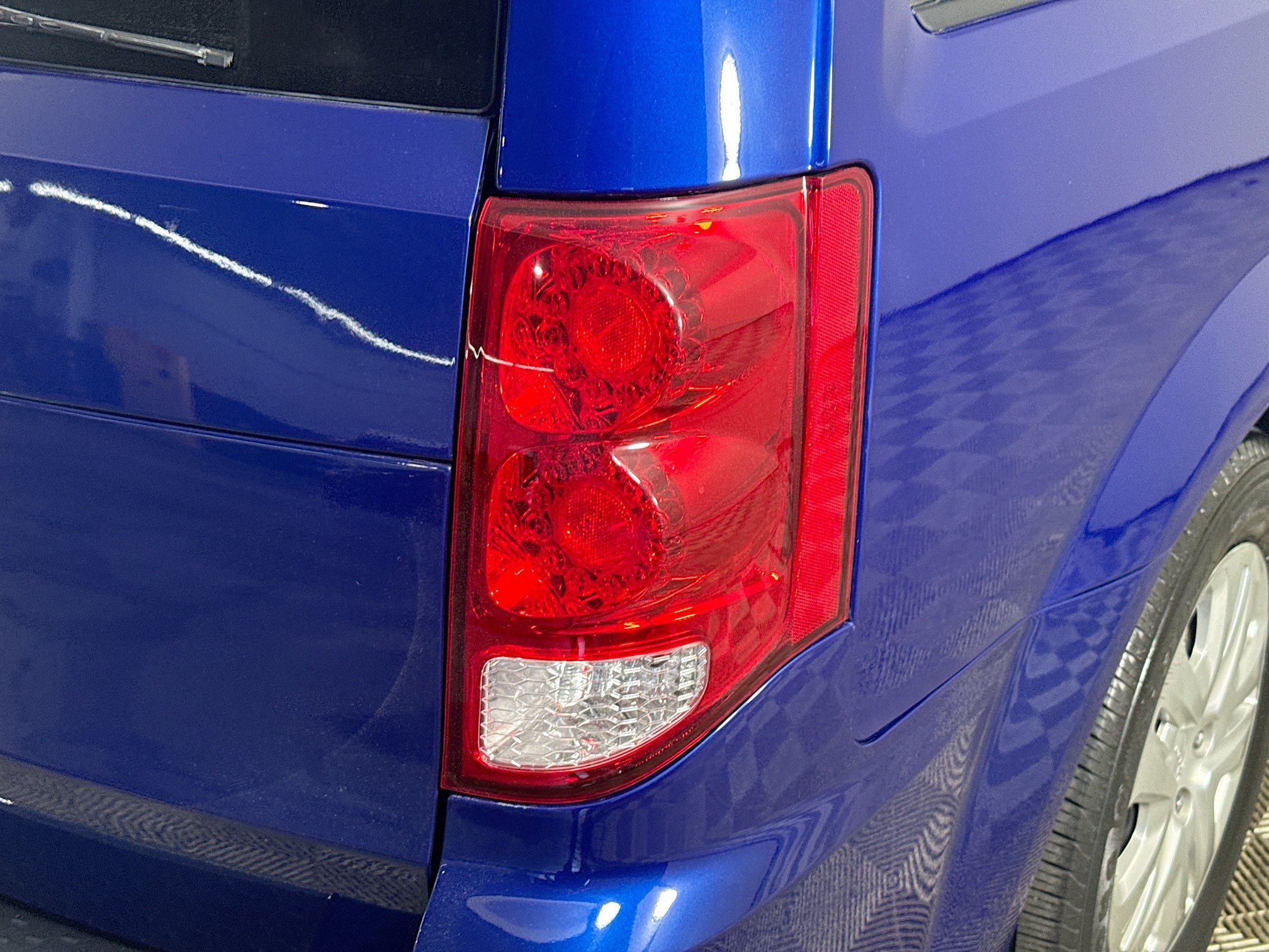 Used 2019 Dodge Grand Caravan SE FWD image 31
