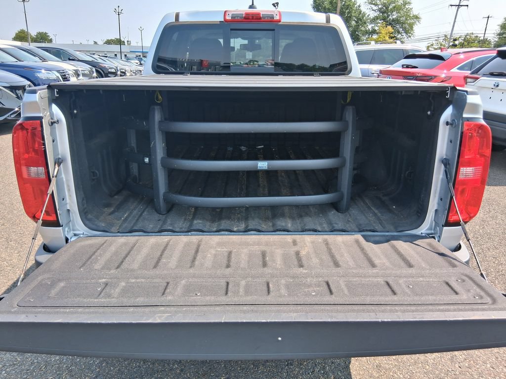 Used 2018 Chevrolet Colorado LT w/ Redline Special Edition AWD/4WD image 17