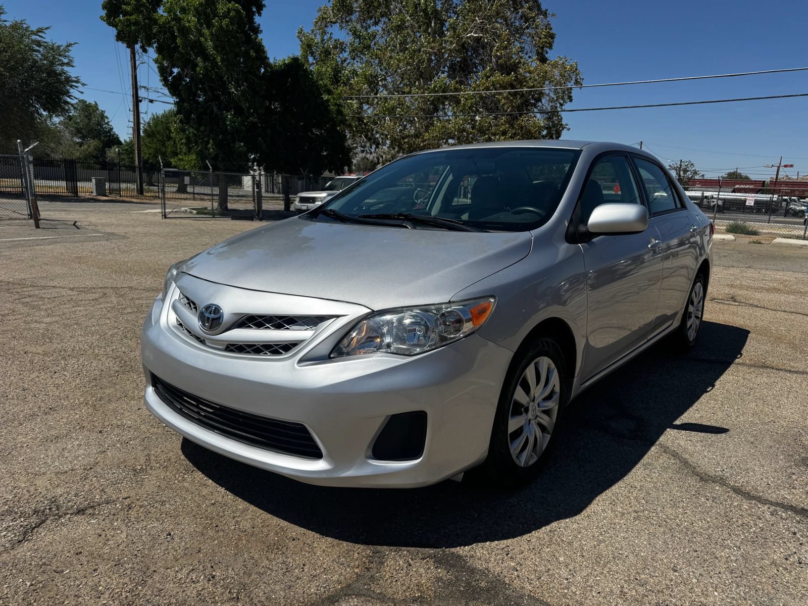 Used 2012 Toyota Corolla LE FWD image 2
