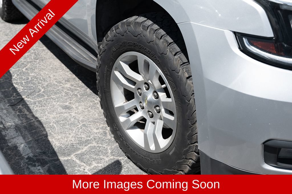 Used 2019 Chevrolet Suburban LT w/ Luxury Package RWD image 7
