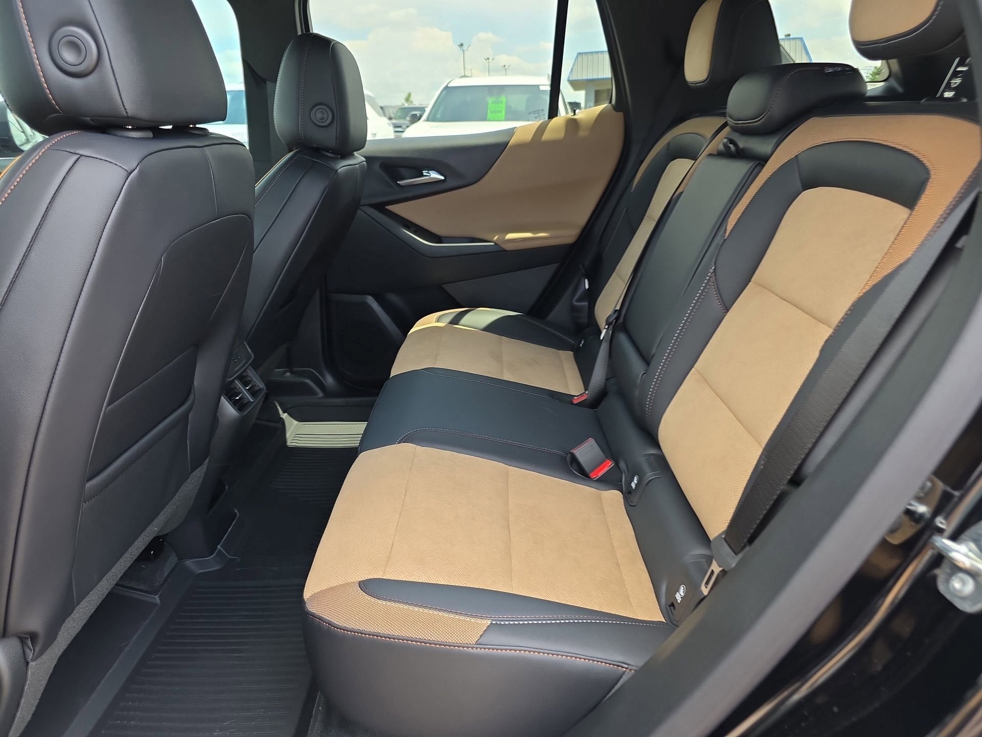 New 2026 Chevrolet Equinox ACTIV w/ Safety and Technology Package FWD image 11