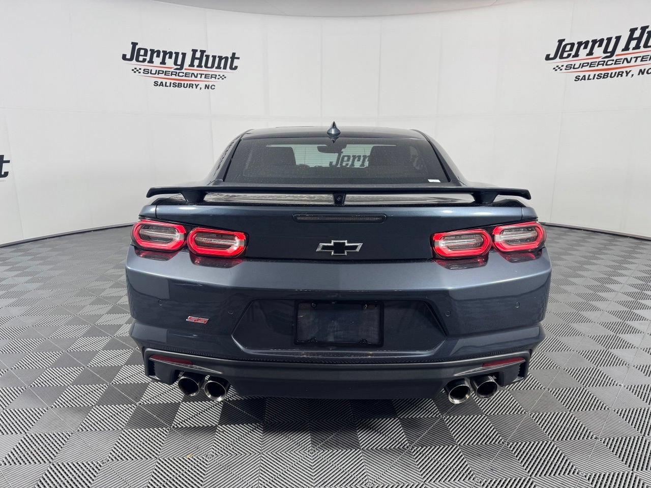 Used 2019 Chevrolet Camaro SS RWD image 8
