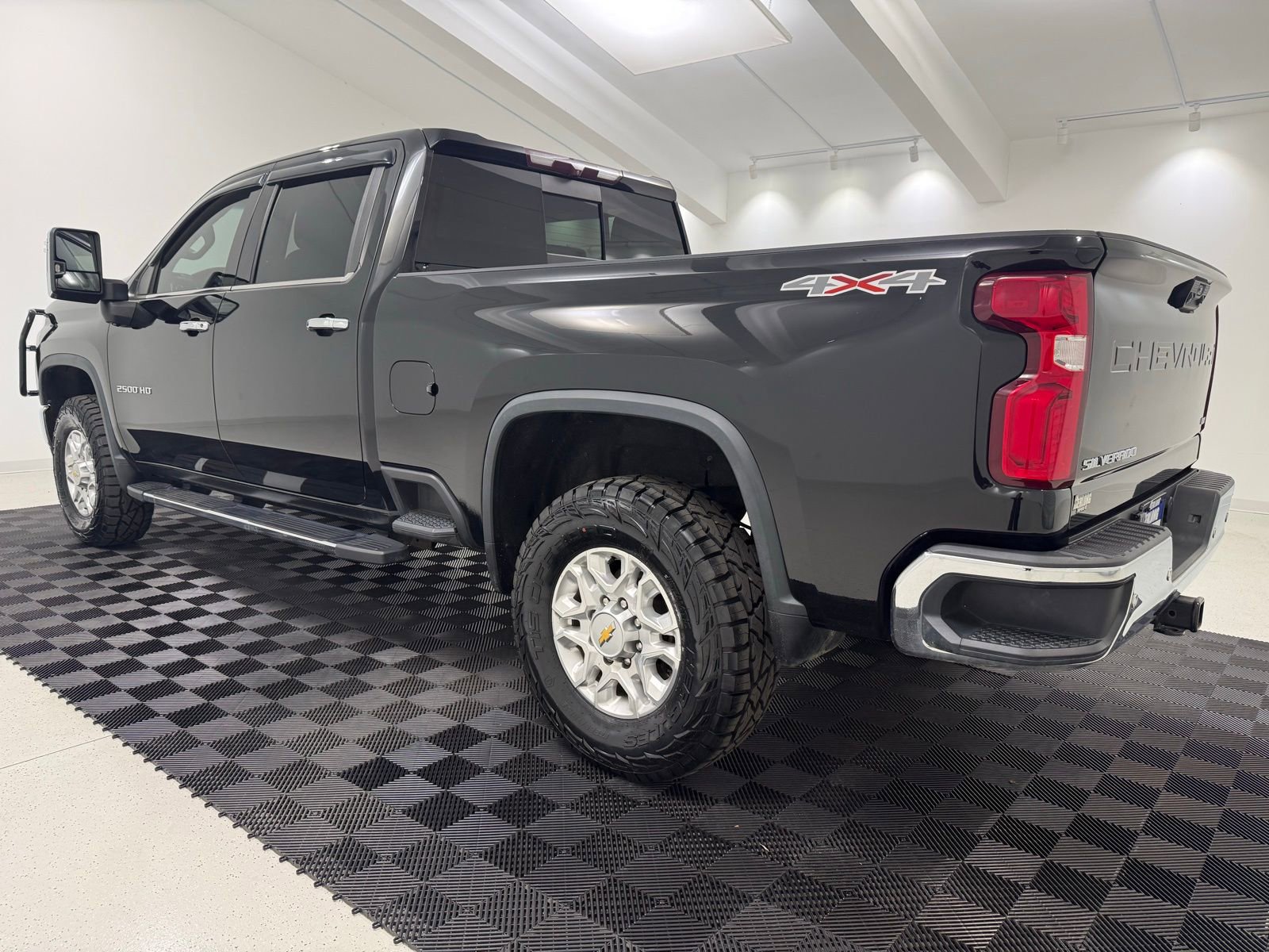 Used 2021 Chevrolet Silverado 2500 LTZ w/ LTZ Plus Package image 5