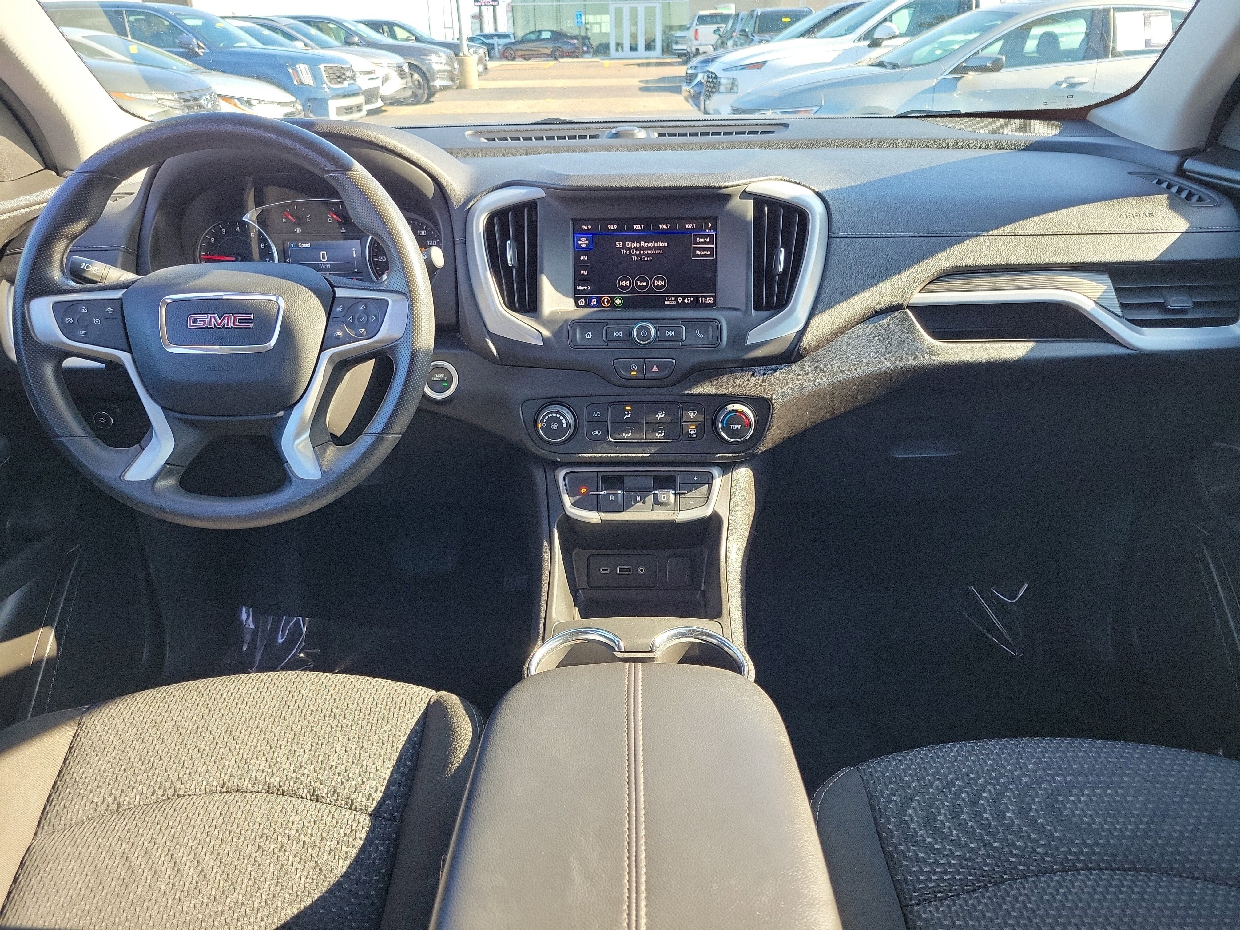 Used 2024 GMC Terrain SLE image 9