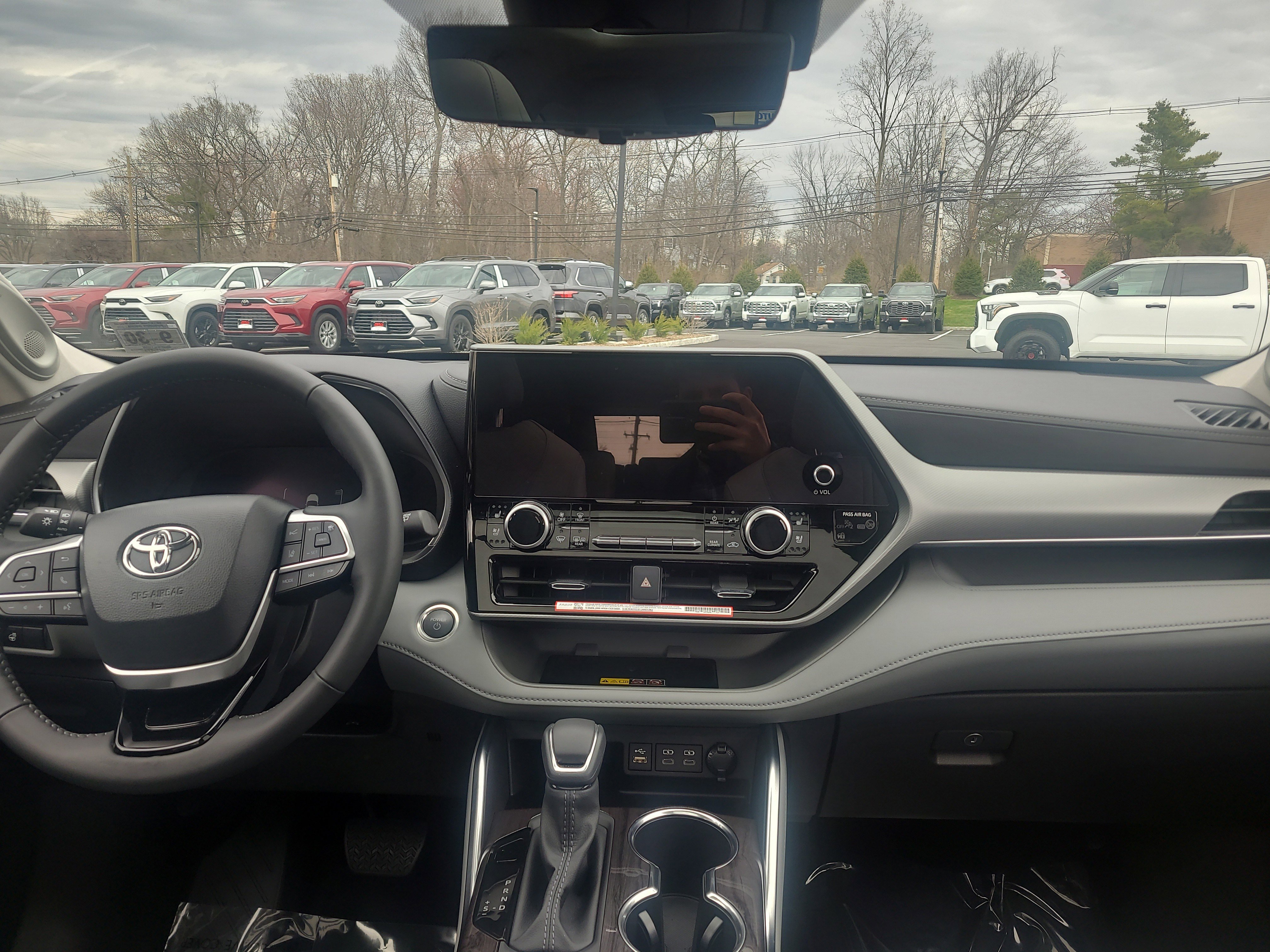 Certified 2025 Toyota Highlander Platinum image 18