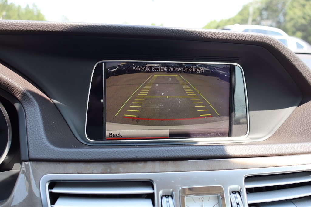Used 2014 Mercedes-Benz E 250 BlueTEC Sedan image 25